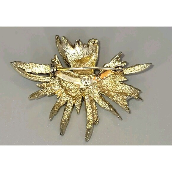 Vtg Gold Tone Leafy Orchid Flower Brooch Pin Faux Pearl Center Textured Classy - Picture 2 of 3